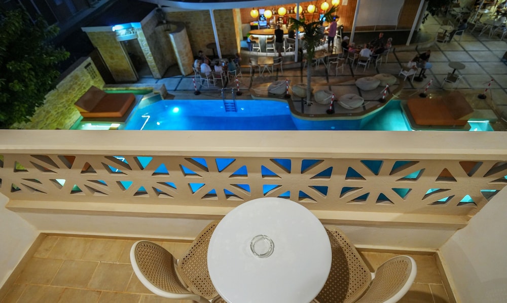 Asana Hotel — Restaurant & bars in Hersonissos