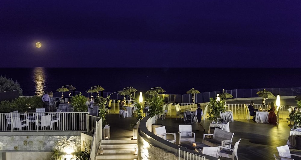 Forte Village Resort – Le Palme — Restaurant & bars in Santa Margherita di Pula, Sardinia