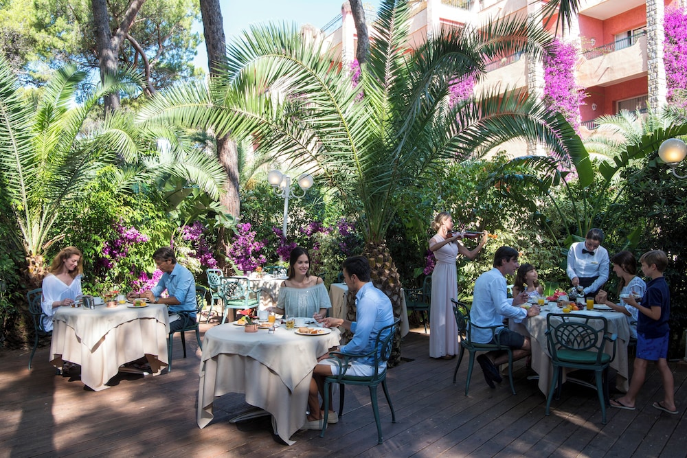 Forte Village Resort – Le Palme — Restaurant & bars in Santa Margherita di Pula, Sardinia