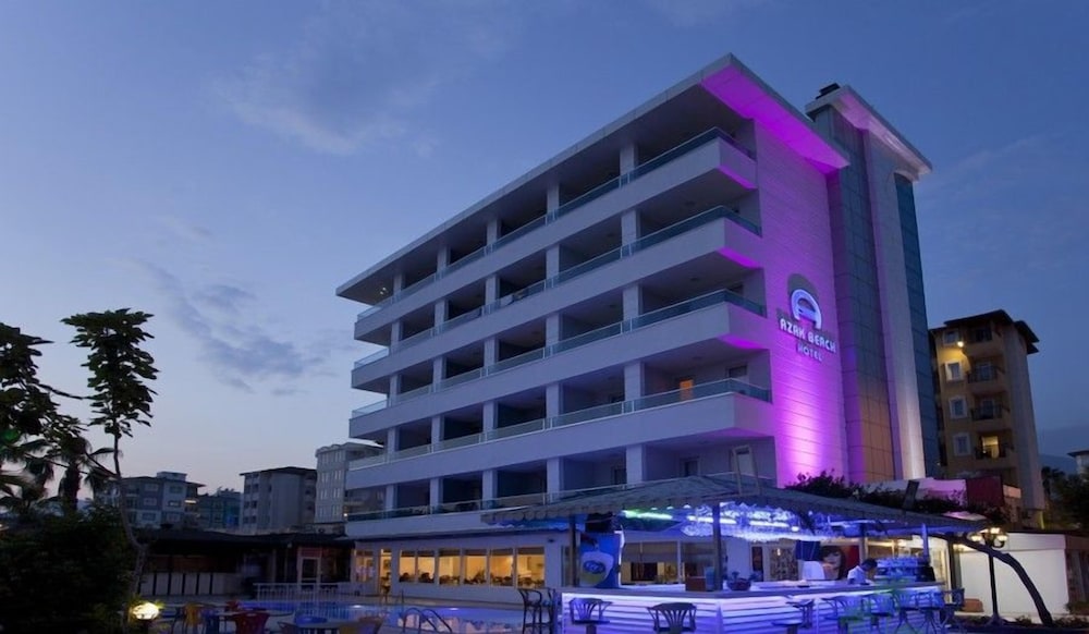 Azak Beach Hotel — Hotel building in Alanya