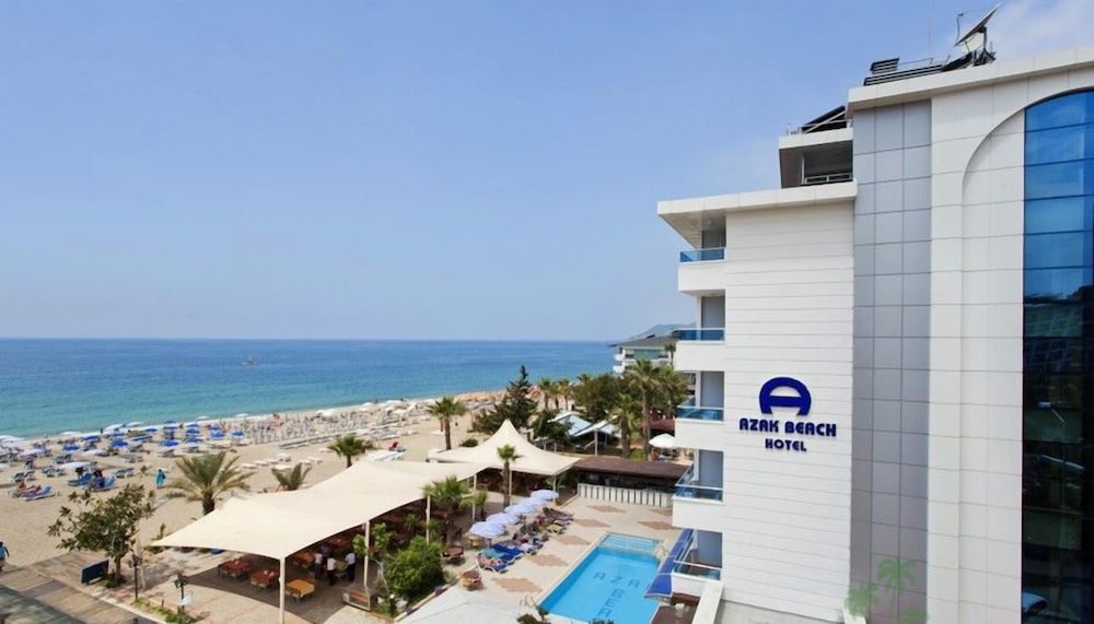 Azak Beach Hotel — Hotel building in Alanya