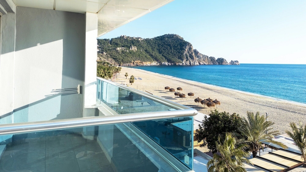 Azak Beach Hotel — Beach in Alanya