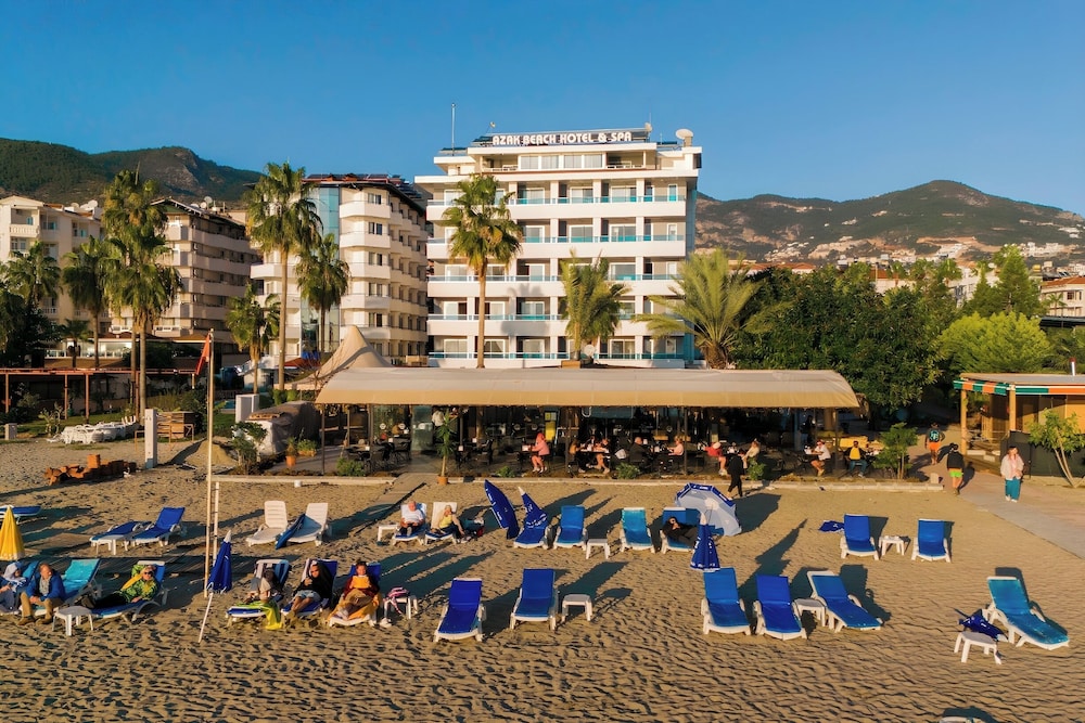Azak Beach Hotel — Beach in Alanya