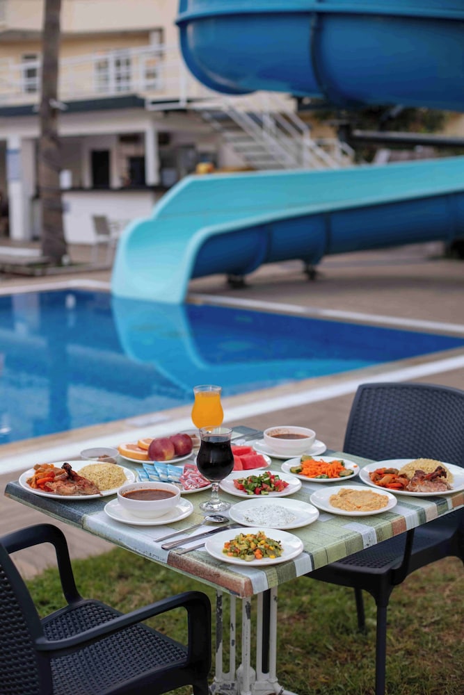BEST ALANYA OTEL — Swimming pool in Alanya