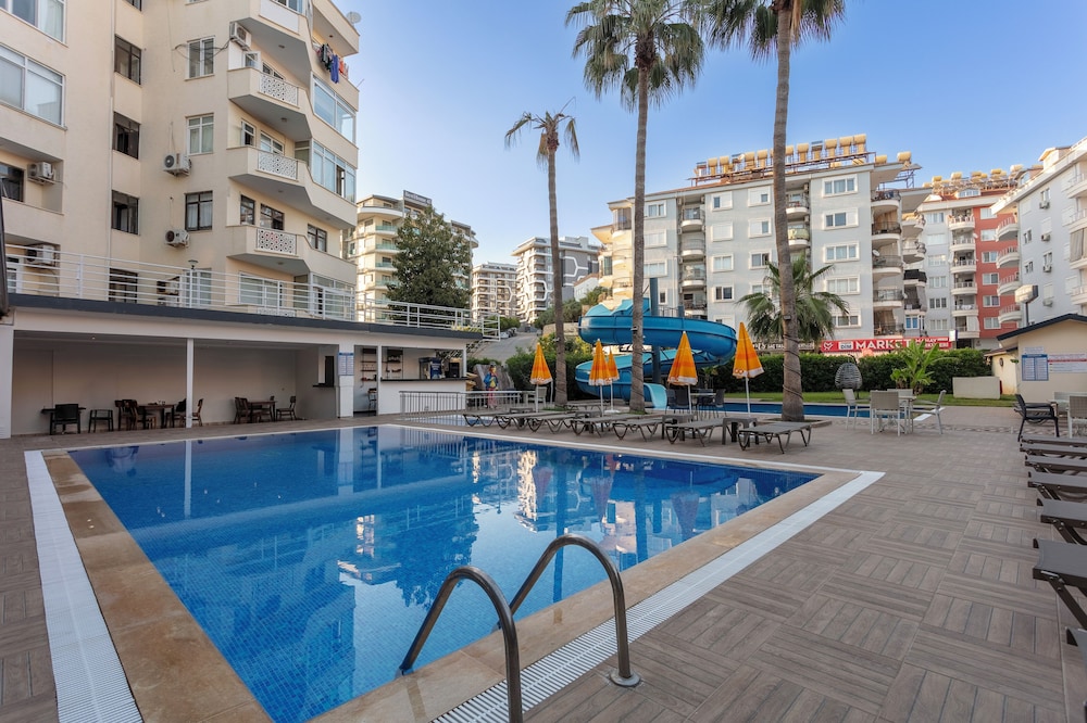 BEST ALANYA OTEL — Swimming pool in Alanya