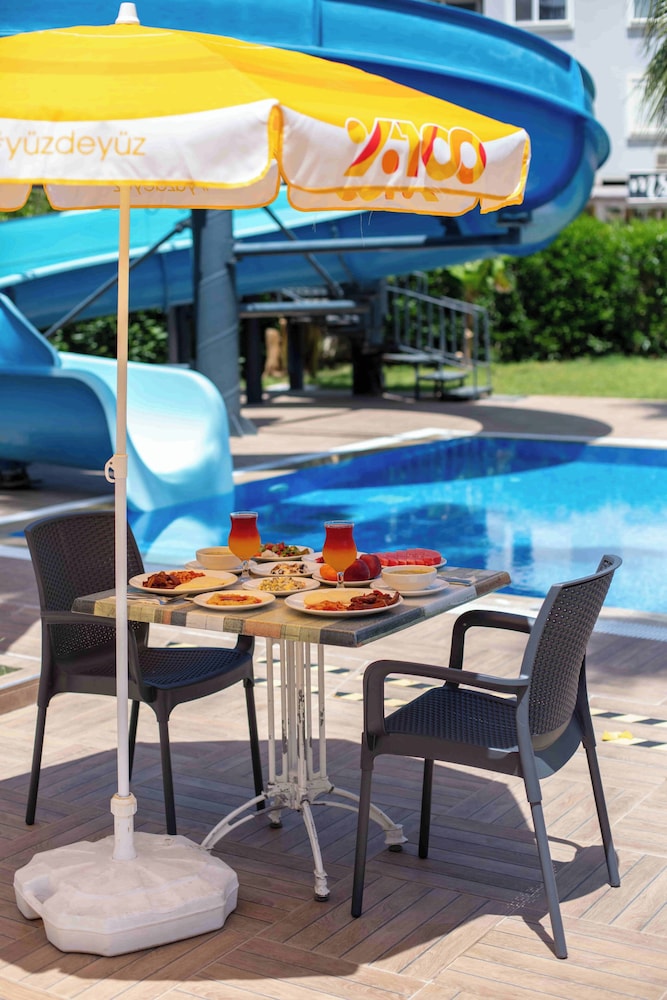 BEST ALANYA OTEL — Swimming pool in Alanya