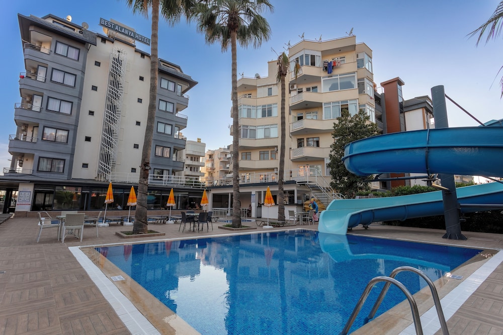 BEST ALANYA OTEL — Swimming pool in Alanya
