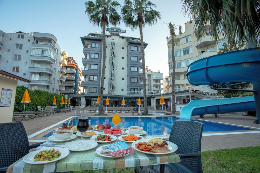 BEST ALANYA OTEL — Swimming pool in Alanya