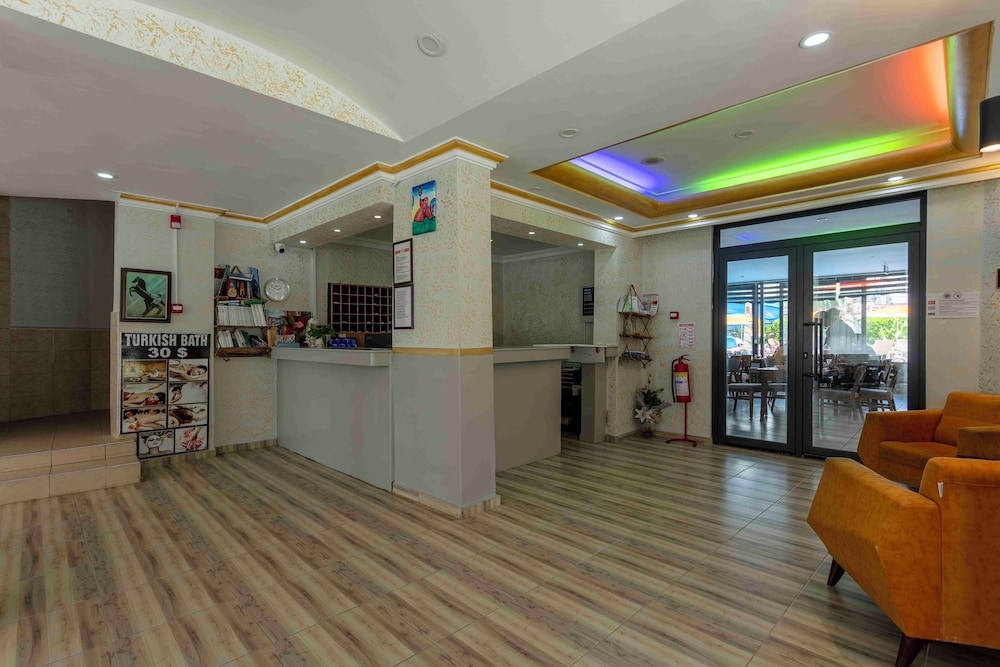 BEST ALANYA OTEL — Hotel building in Alanya