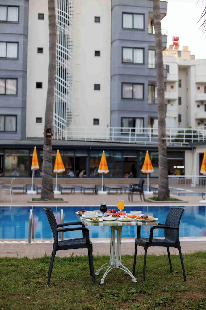BEST ALANYA OTEL — Swimming pool in Alanya