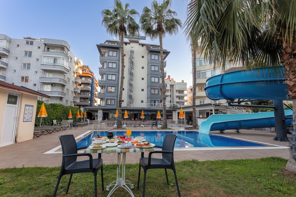 BEST ALANYA OTEL — Swimming pool in Alanya