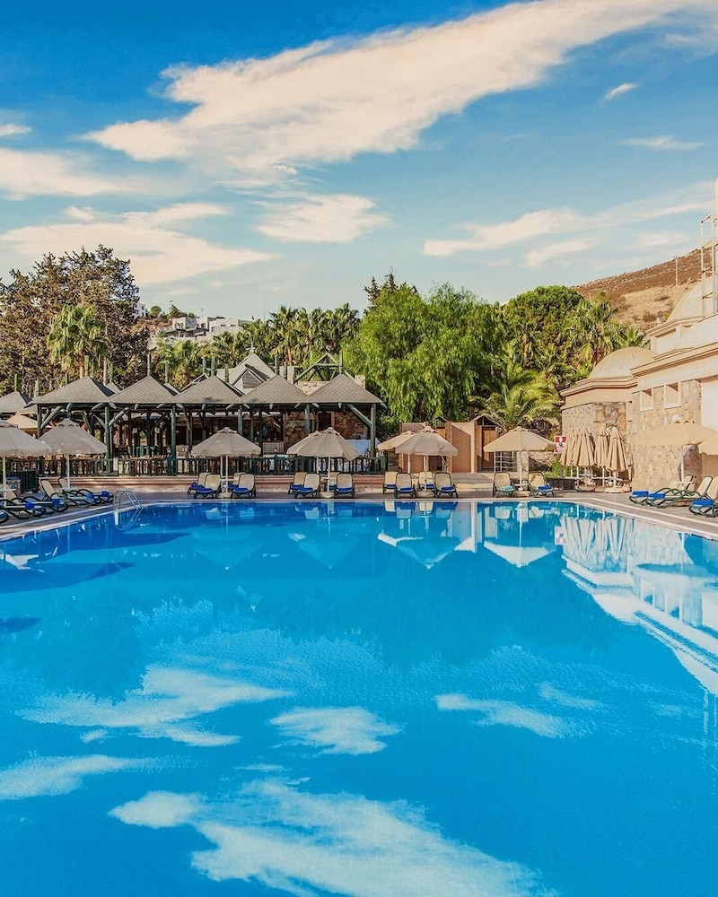Selectum Collection Bodrum (Ex. Kairaba Bodrum Imperial) - All inclusive — Swimming pool in Bodrum, Mugla