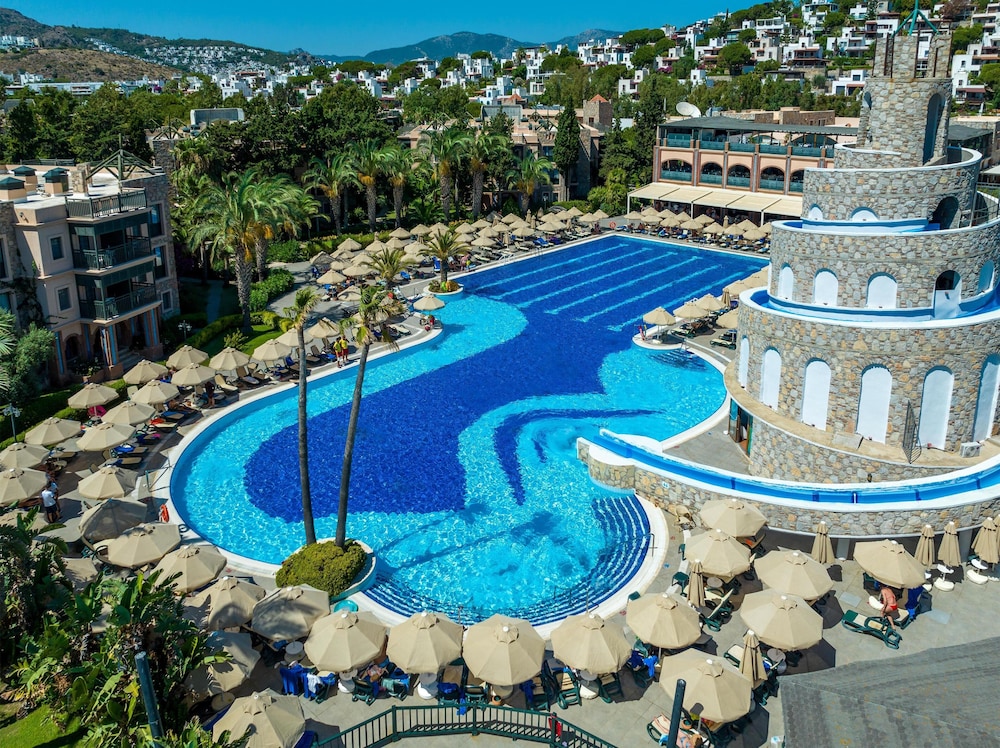 Selectum Collection Bodrum (Ex. Kairaba Bodrum Imperial) - All inclusive — Swimming pool in Bodrum, Mugla