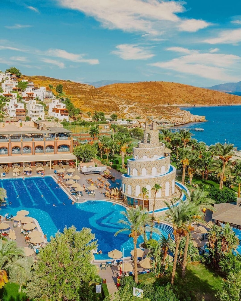 Selectum Collection Bodrum (Ex. Kairaba Bodrum Imperial) - All inclusive — Swimming pool in Bodrum, Mugla