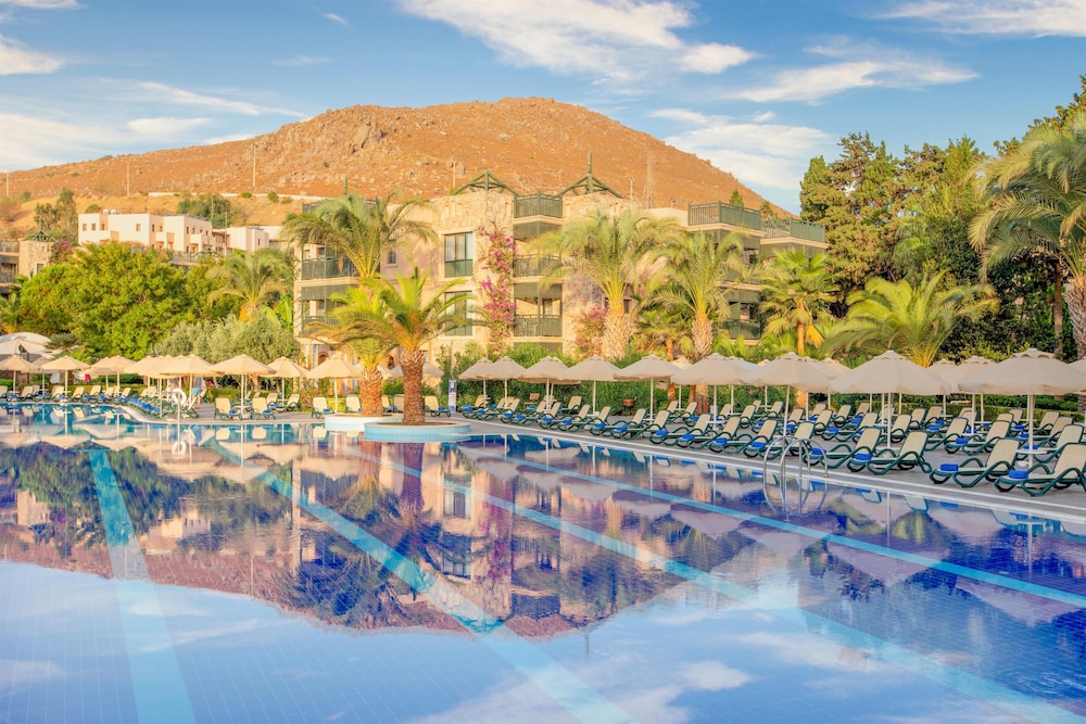 Selectum Collection Bodrum (Ex. Kairaba Bodrum Imperial) - All inclusive — Swimming pool in Bodrum, Mugla