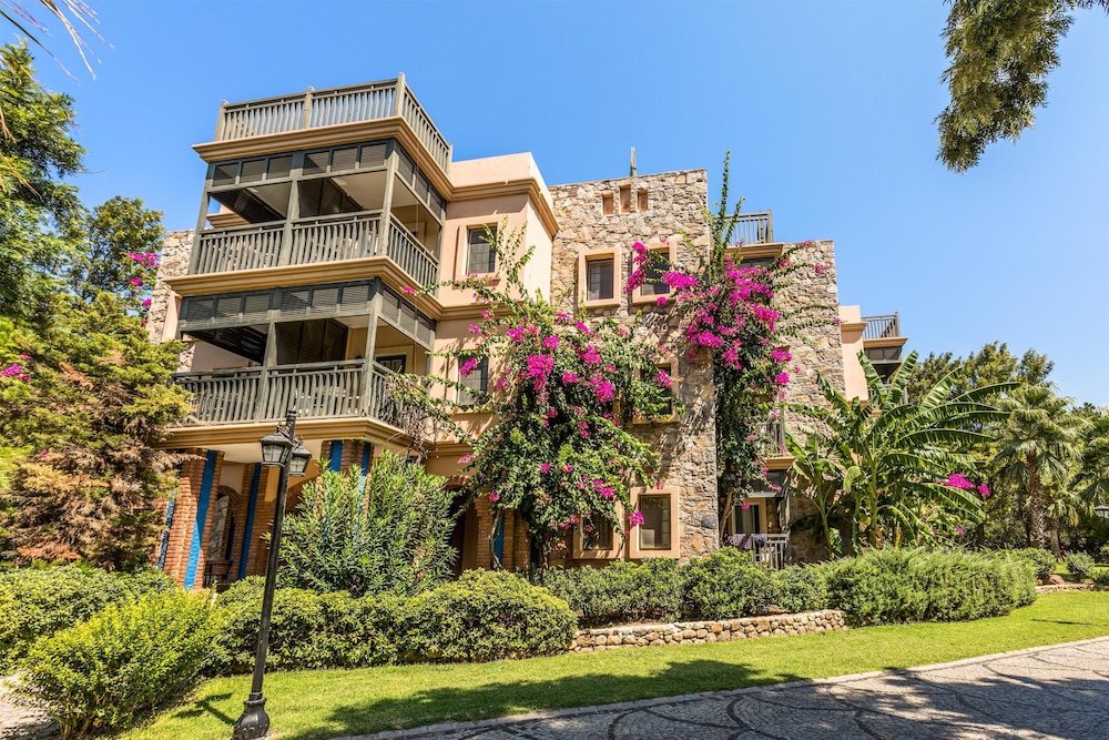 Selectum Collection Bodrum (Ex. Kairaba Bodrum Imperial) - All inclusive — Hotel building in Bodrum, Mugla
