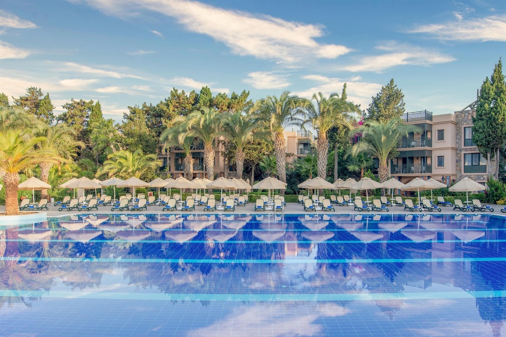 Selectum Collection Bodrum (Ex. Kairaba Bodrum Imperial) - All inclusive — Swimming pool in Bodrum, Mugla