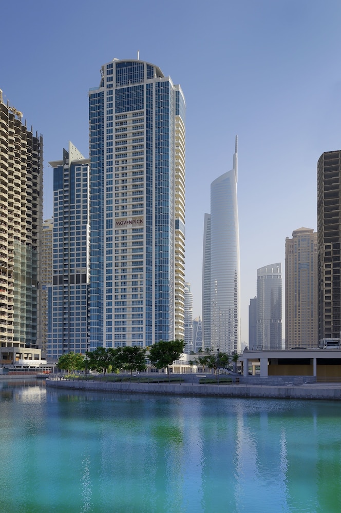 Mövenpick Hotel Jumeirah Lakes Towers — Hotel building in Dubai
