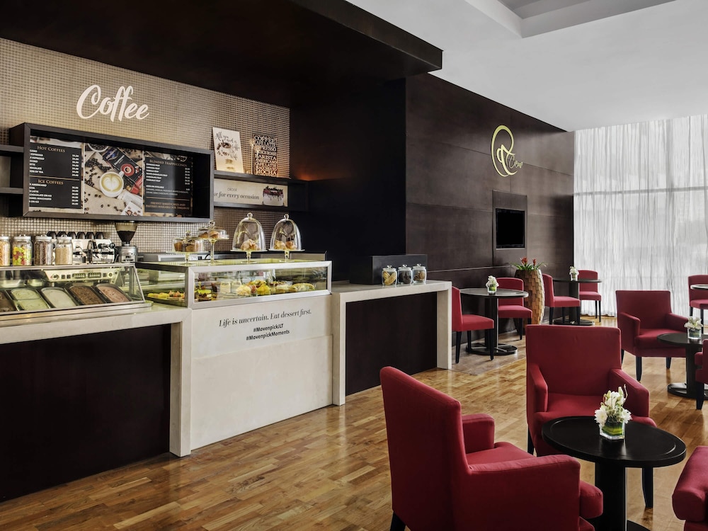Mövenpick Hotel Jumeirah Lakes Towers — Restaurant & bars in Dubai