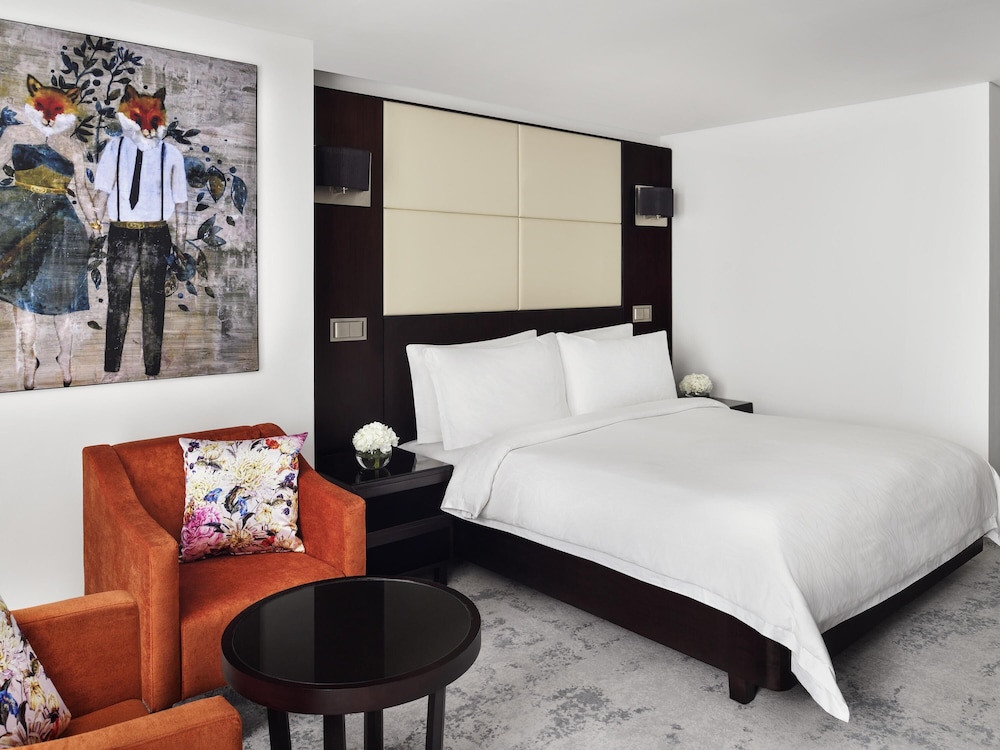 Mövenpick Hotel Jumeirah Lakes Towers — Hotel rooms in Dubai