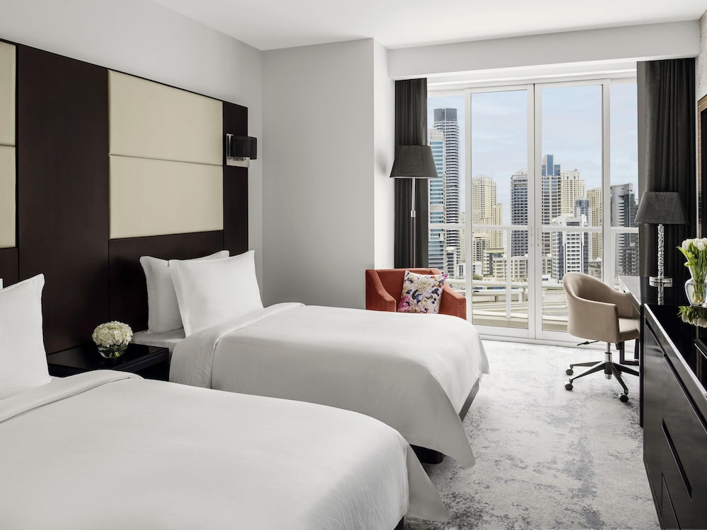 Mövenpick Hotel Jumeirah Lakes Towers — Hotel rooms in Dubai