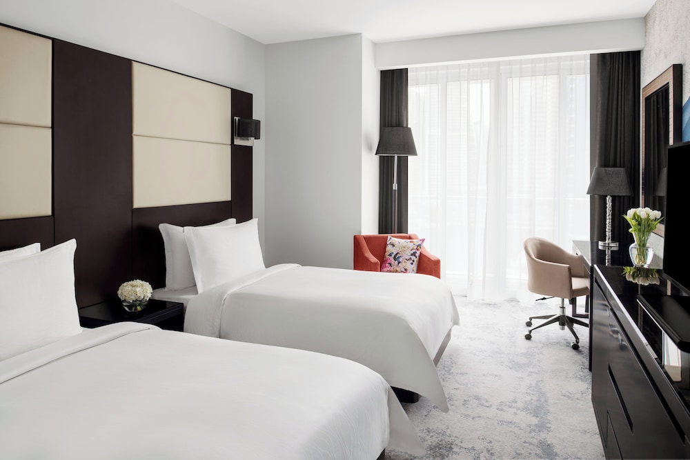 Mövenpick Hotel Jumeirah Lakes Towers — Hotel rooms in Dubai