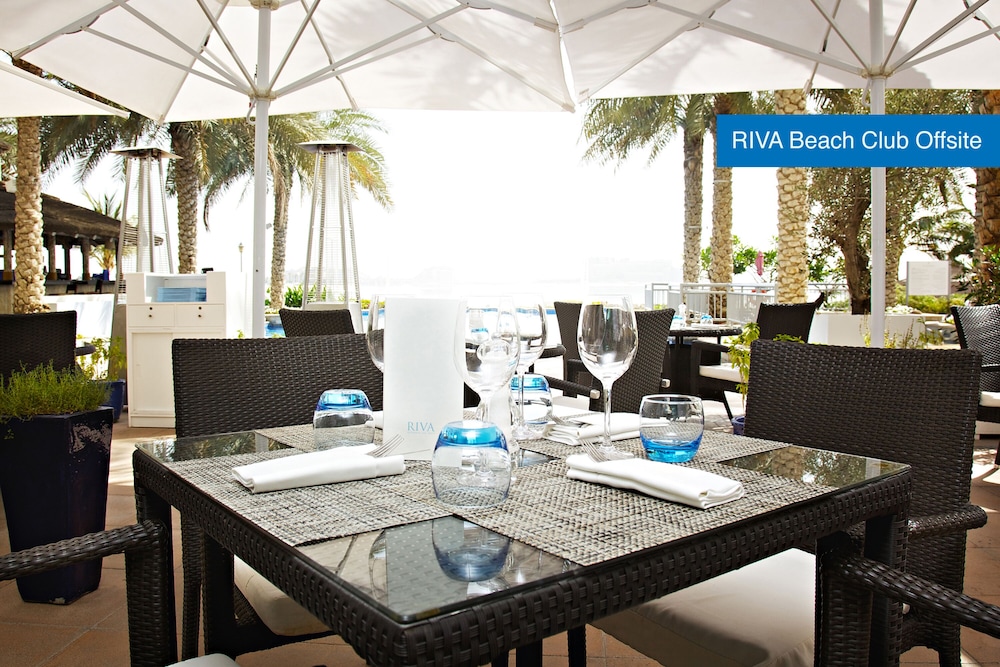 Mövenpick Hotel Jumeirah Lakes Towers — Restaurant & bars in Dubai
