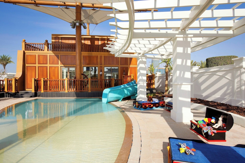 The St. Regis Abu Dhabi — Swimming pool in Abu Dhabi