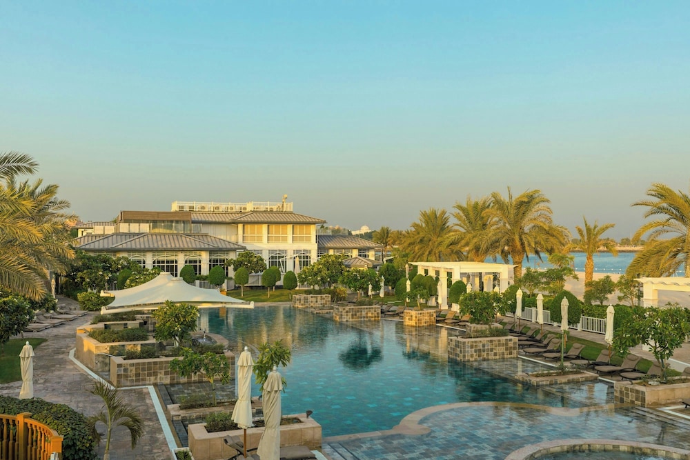The St. Regis Abu Dhabi — Swimming pool in Abu Dhabi