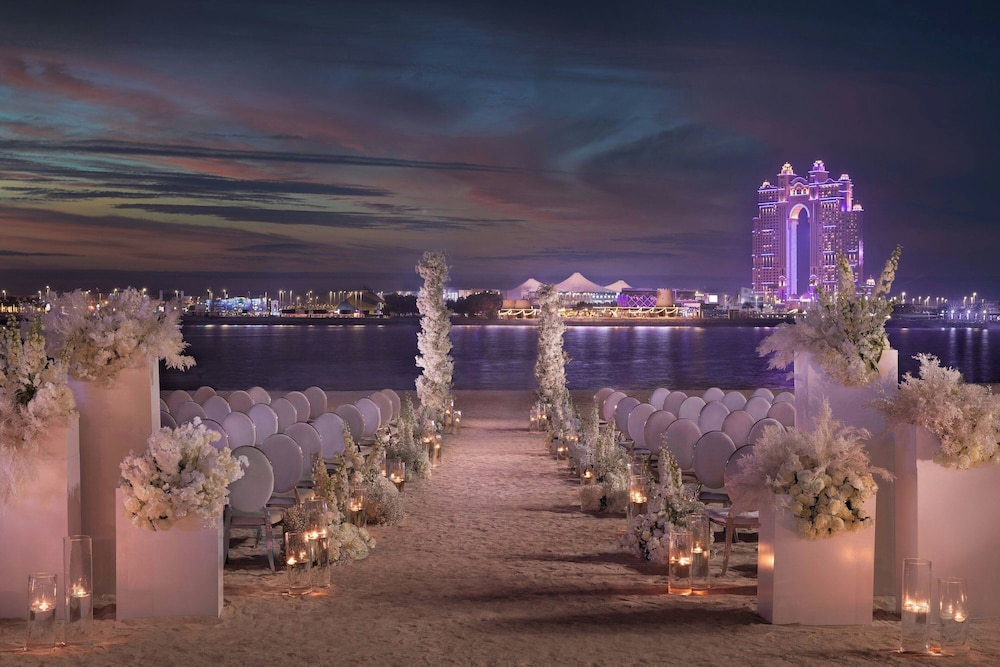 The St. Regis Abu Dhabi — Hotel building in Abu Dhabi