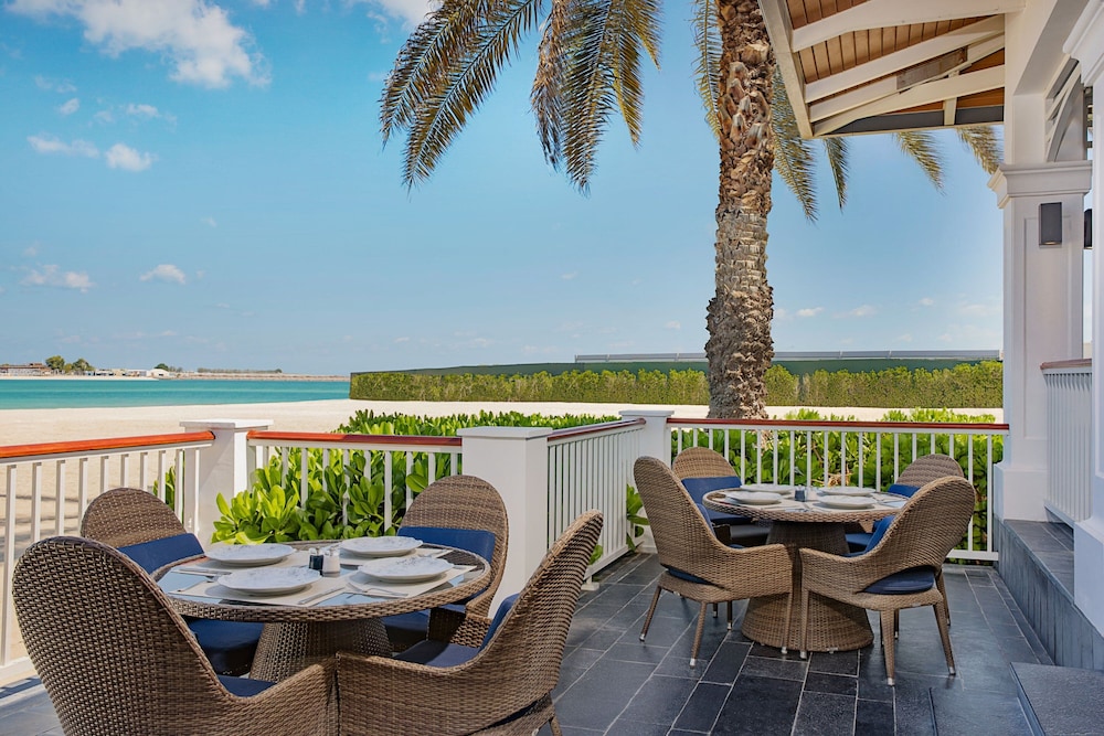 The St. Regis Abu Dhabi — Restaurant & bars in Abu Dhabi