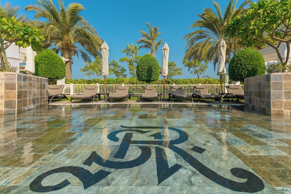 The St. Regis Abu Dhabi — Swimming pool in Abu Dhabi