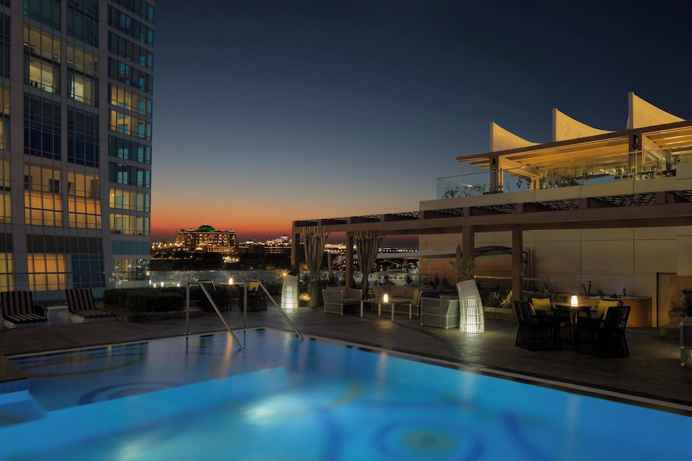 The St. Regis Abu Dhabi — Swimming pool in Abu Dhabi