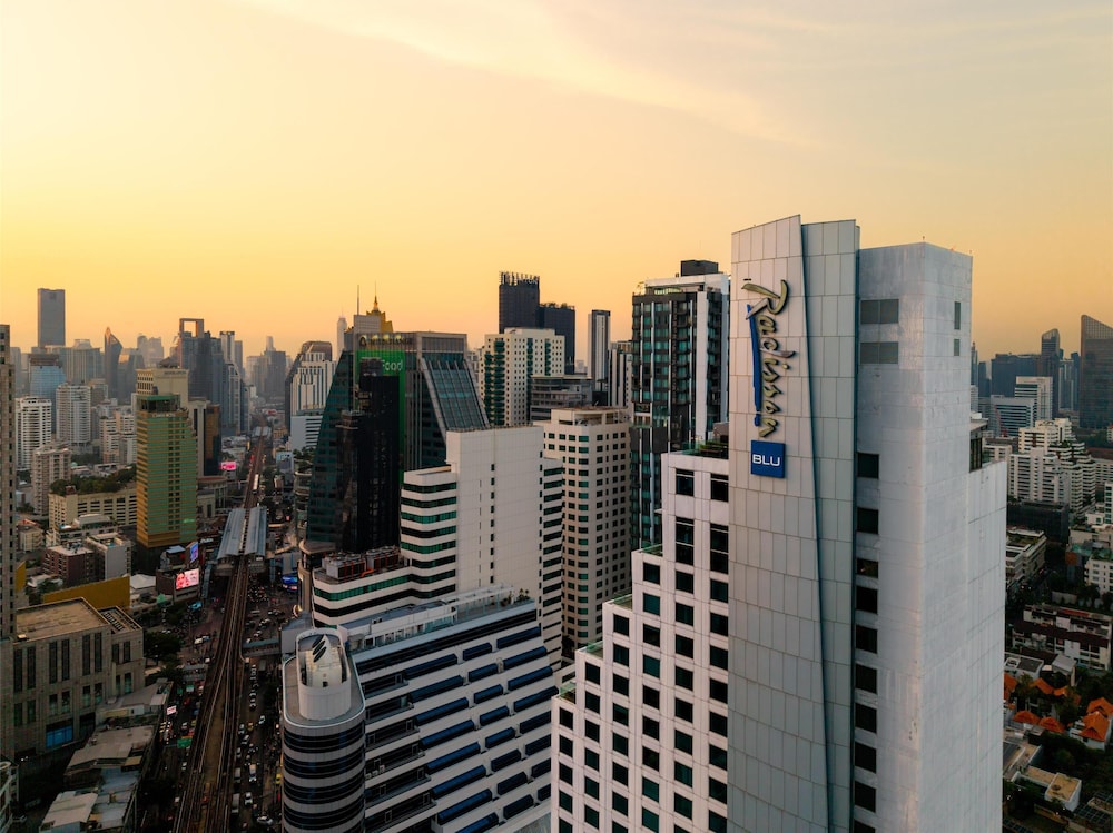 Radisson Blu Plaza Bangkok — Hotel building in Bangkok, Bangkok