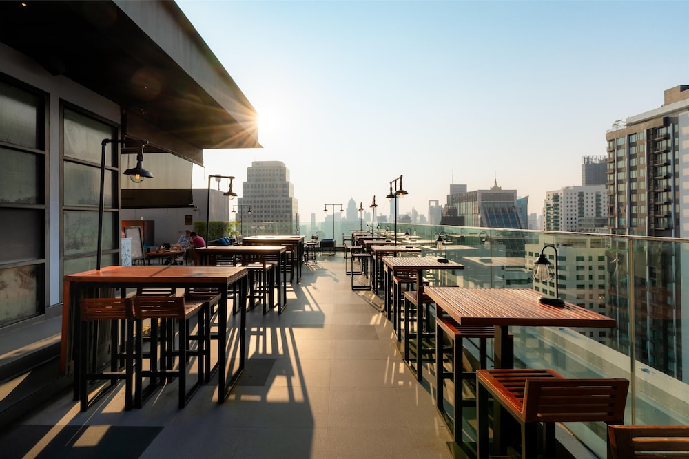 Radisson Blu Plaza Bangkok — Restaurant & bars in Bangkok, Bangkok