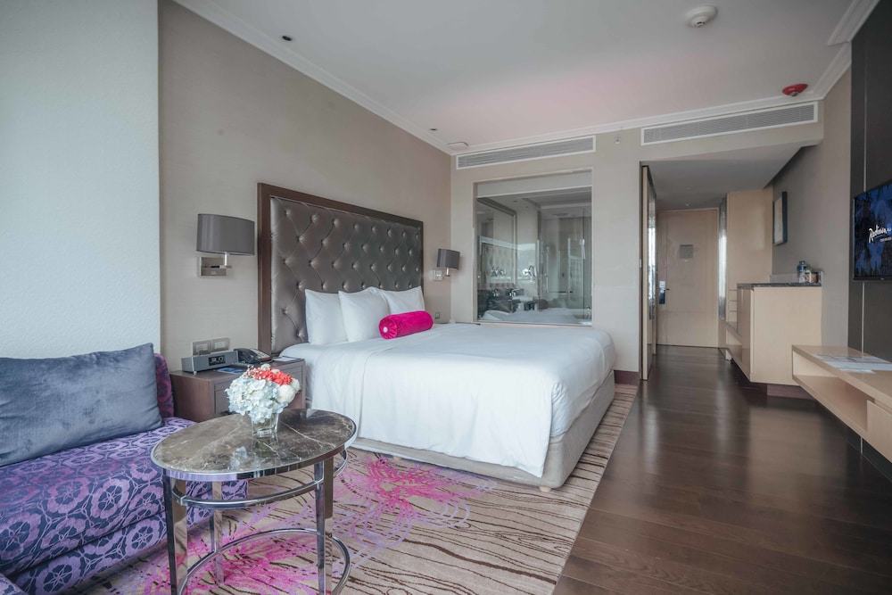 Radisson Blu Plaza Bangkok — Hotel rooms in Bangkok, Bangkok