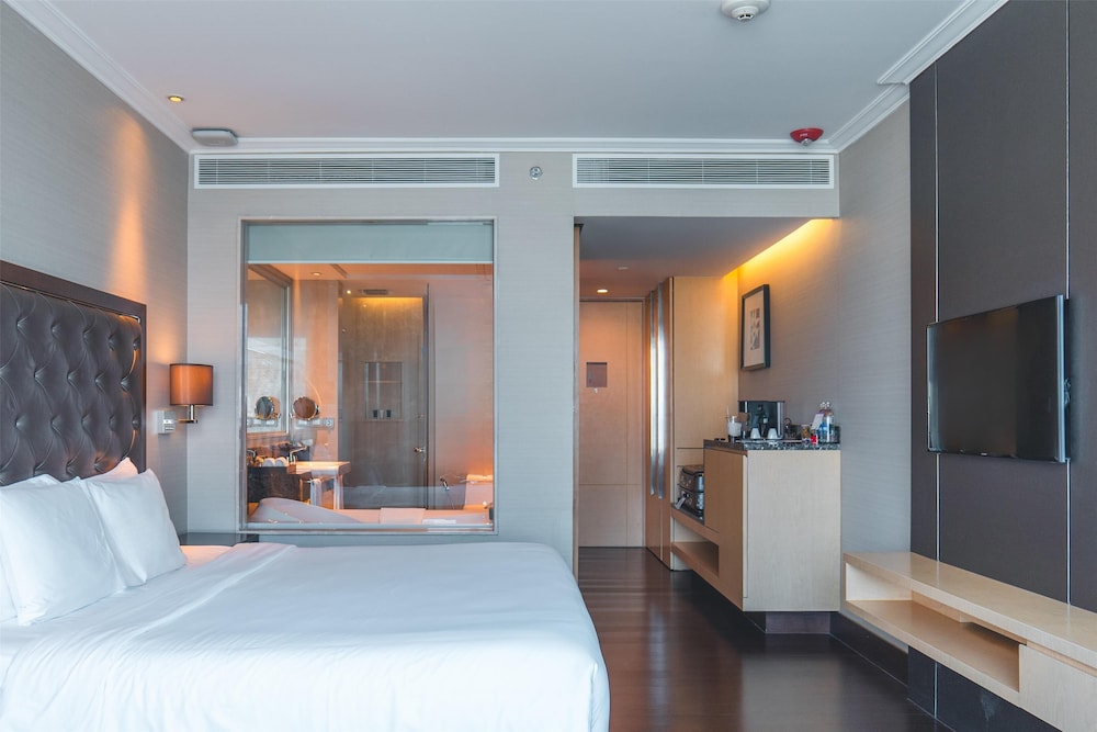 Radisson Blu Plaza Bangkok — Hotel rooms in Bangkok, Bangkok