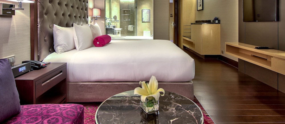 Radisson Blu Plaza Bangkok — Hotel rooms in Bangkok, Bangkok