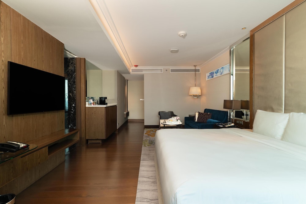 Radisson Blu Plaza Bangkok — Hotel rooms in Bangkok, Bangkok