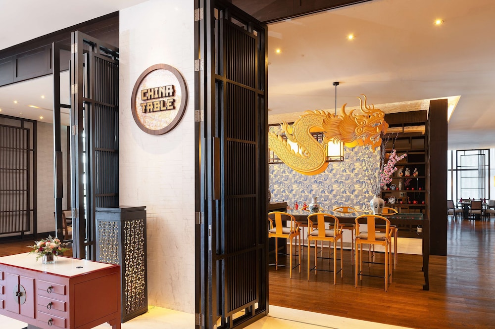 Radisson Blu Plaza Bangkok — Restaurant & bars in Bangkok, Bangkok