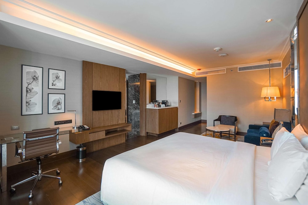 Radisson Blu Plaza Bangkok — Hotel rooms in Bangkok, Bangkok