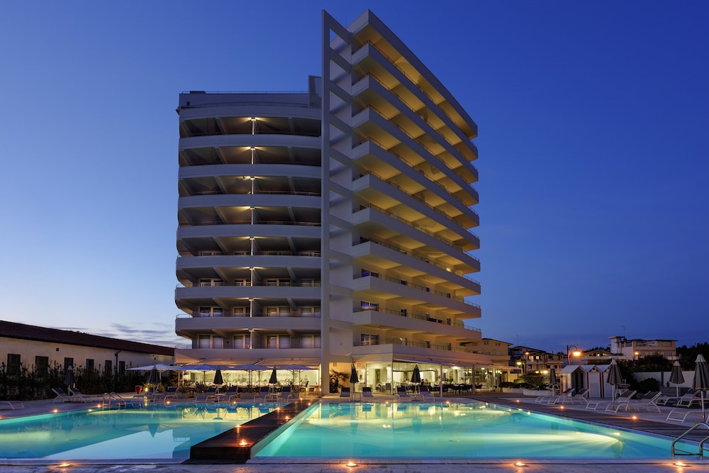 Adriatic Palace Hotel — Hotel building in Jesolo, Veneto