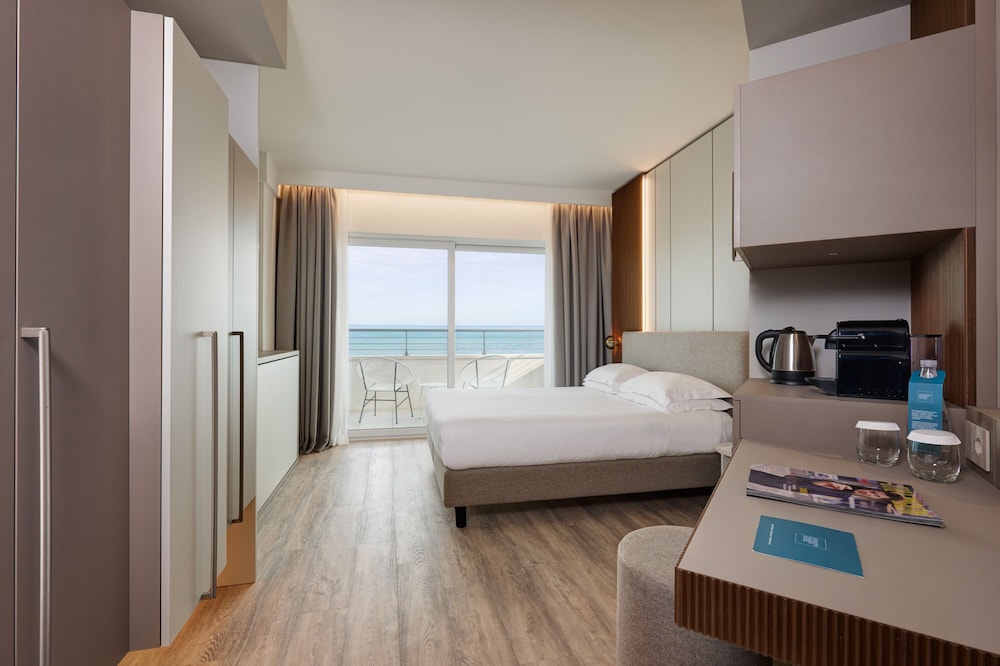 Adriatic Palace Hotel — Hotel rooms in Jesolo, Veneto