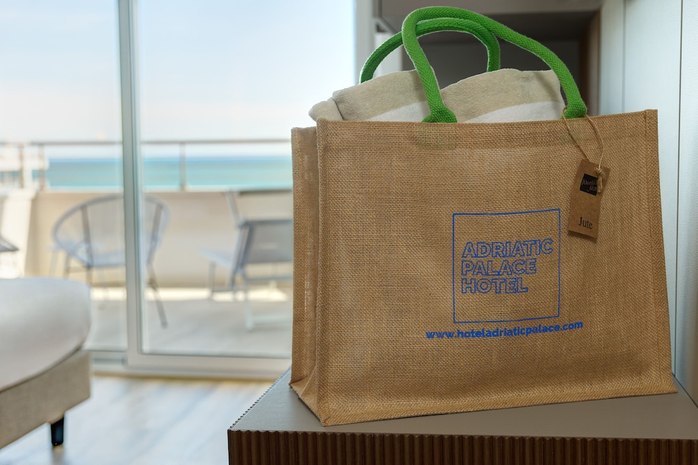 Adriatic Palace Hotel — Hotel rooms in Jesolo, Veneto