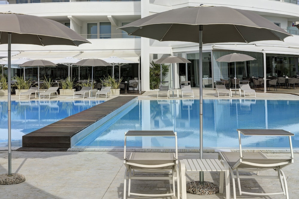 Adriatic Palace Hotel — Swimming pool in Jesolo, Veneto
