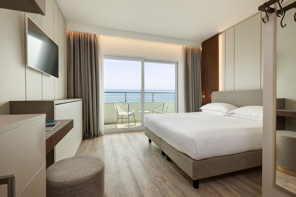 Adriatic Palace Hotel — Hotel rooms in Jesolo, Veneto