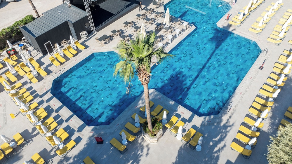 Sundia By Liberty Ölüdeniz — Swimming pool in Fethiye, Mugla