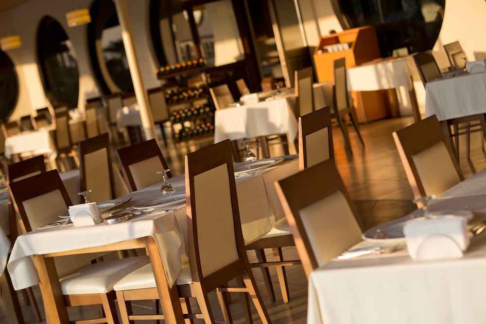 M.C Beach Park Resort Hotel - All Inclusive — Restaurant & bars in Alanya