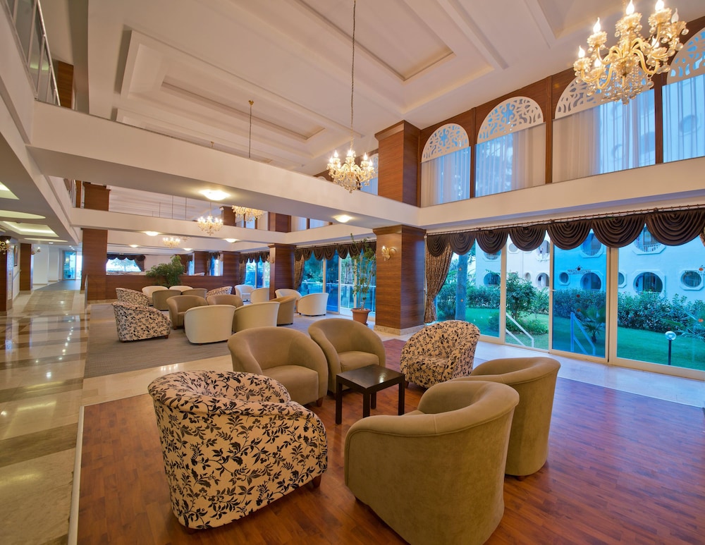 M.C Beach Park Resort Hotel - All Inclusive — Hotel building in Alanya