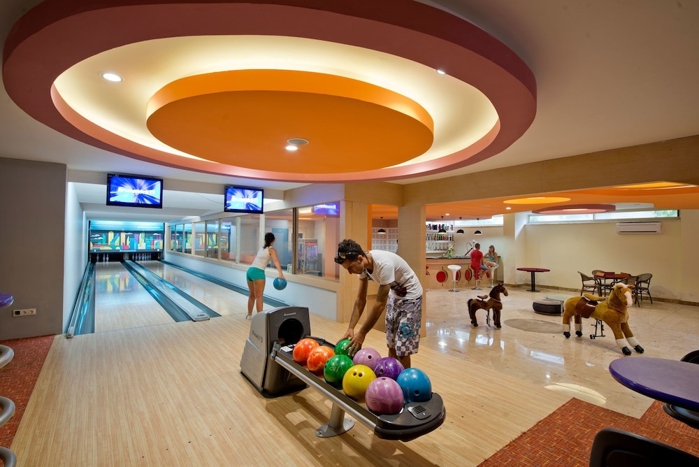 M.C Beach Park Resort Hotel - All Inclusive — Sports & recreation in Alanya